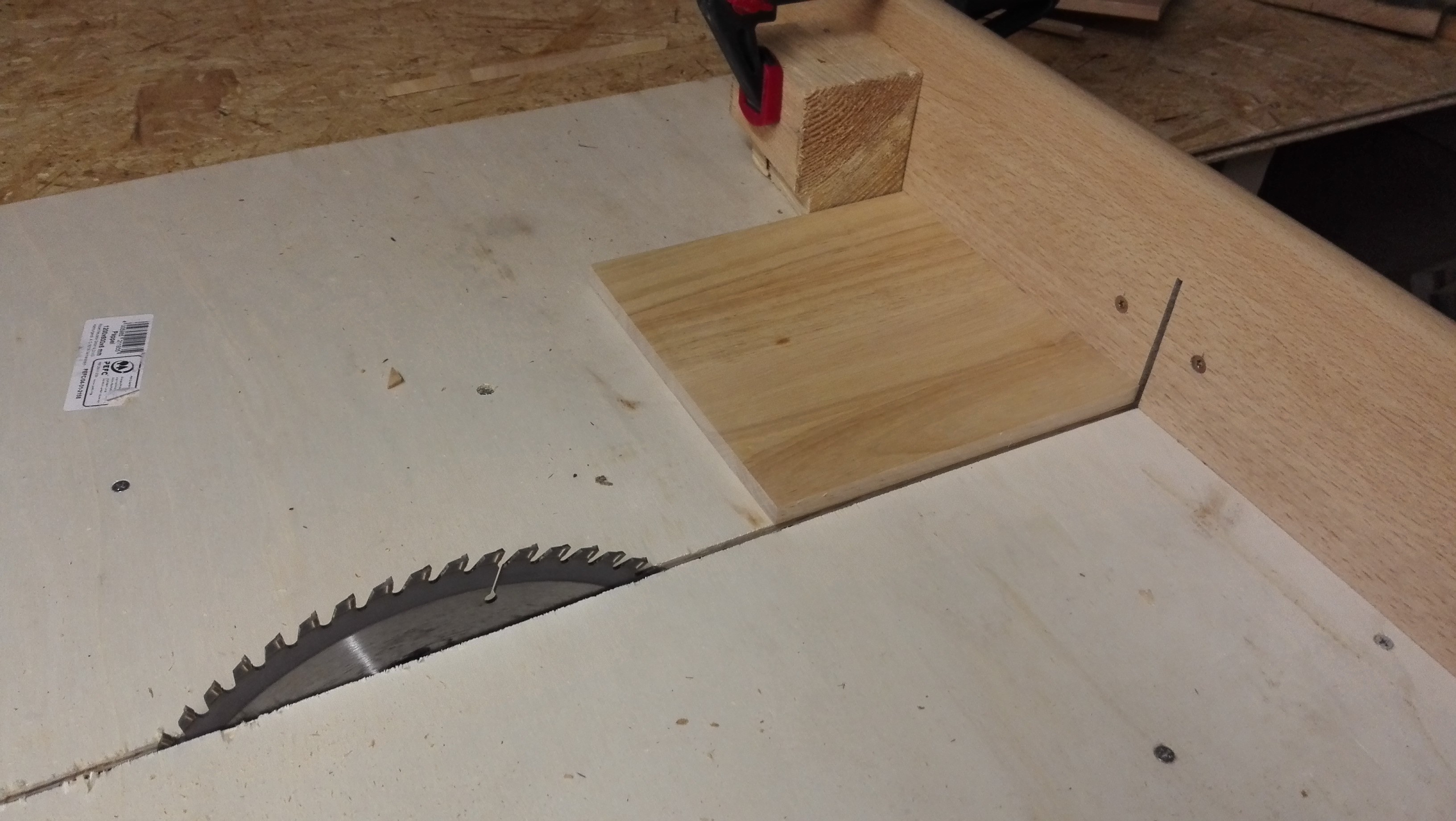 Image of where to cut the piece of wood. 